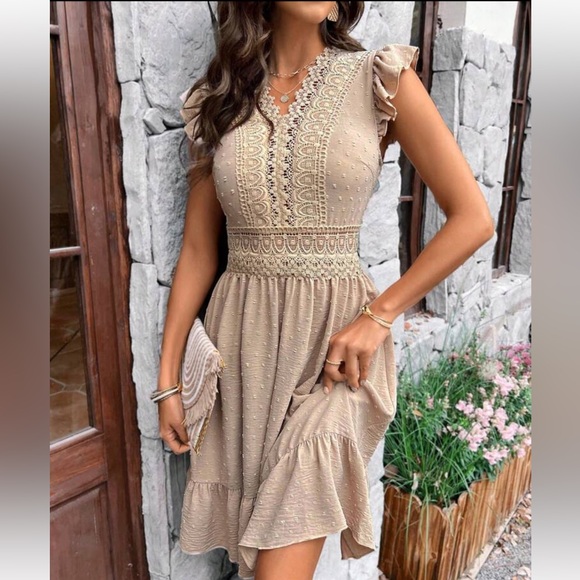 NWT Emery Rose Guipure Lace Insert Ruffle Hem Dress Apricot Small boho - Picture 2 of 8